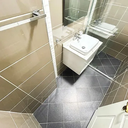 Fa Fa 686 Apartment Golem (Tirana)