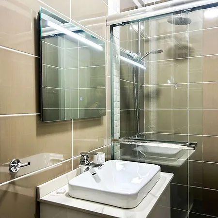 Fa Fa 686 Apartment Golem (Tirana)