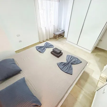 Apartment Fa Fa 686 Golem (Tirana)